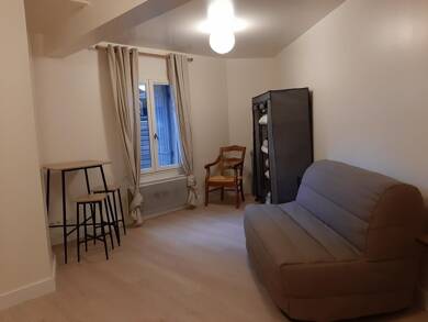 Appartement à louer 356 € 1 pièce 21,4 m² 3 étages disponible à partir du 02/06/2025 Zone Urbaine Lambesc 13410