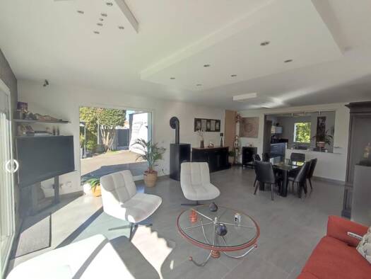 Maison de plain-pied à vendre 429 900 € 5 pièces 3 chambres 118 m² 1 256 m² de terrain Bourg La Chevrolière 44118