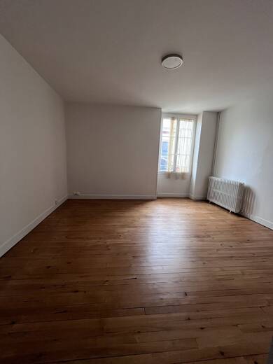Appartement à louer 485 € 2 pièces 1 chambre 41 m² RDC/1 Jarnac 16200
