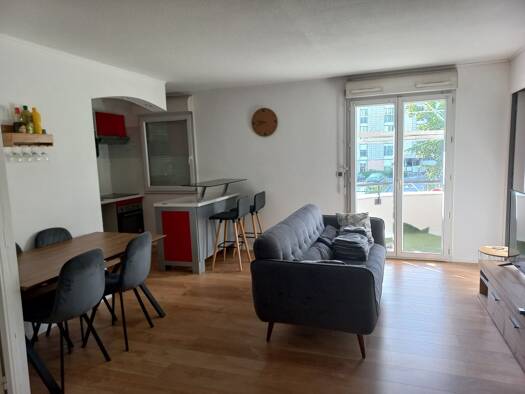 Appartement à louer 637 € 3 pièces 2 chambres 51 m² Étage 1/2 Cugnaux 31270