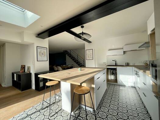 Maison à louer 1 640 € 6 pièces 4 chambres 127 m² 268 m² de terrain Pont Rousseau Reze 44400