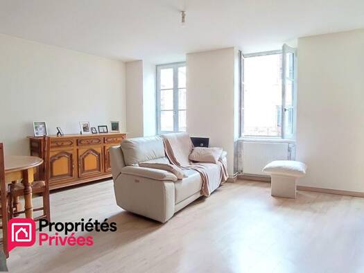 Appartement à vendre 57 000 € 3 pièces 2 chambres 74,42 m² Étage 1/3 Thizy-les-Bourgs 69240