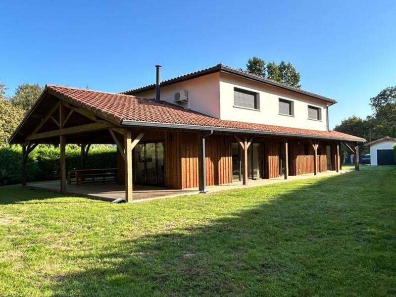Maison à vendre, 203m², SAINT JULIEN EN BORN