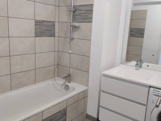 Appartement à louer 881 € 4 pièces 3 chambres 75,4 m² 1er étage Moret-Loing-et-Orvanne 77250