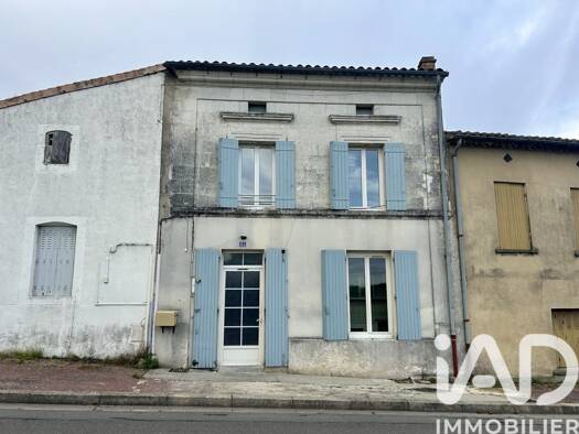 Maison de ville à vendre 72 000 € 4 pièces 3 chambres 81,2 m² 83 m² de terrain Montlieu-la-Garde 17210