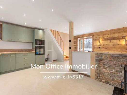 Duplex à vendre 240 000 € 3 pièces 2 chambres 55 m² 2 étages Eygliers 05600