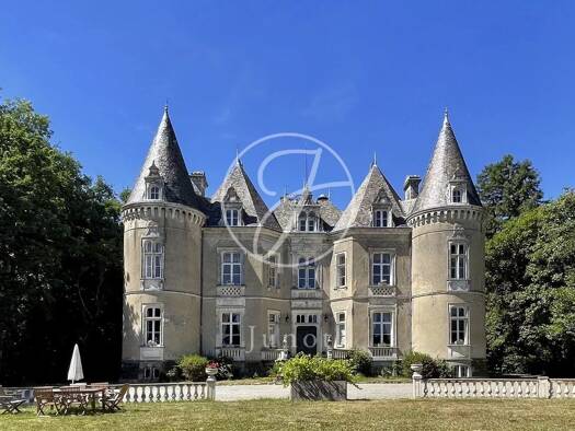 Château à vendre 1 100 000 € 15 pièces 9 chambres 1 200 m² 50 000 m² de terrain Cornillé 35500
