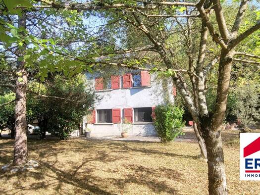 Maison de plain-pied à vendre 360 000 € 12 pièces 7 chambres 317 m² 2 995 m² de terrain La Bâtie-Montgascon 38110