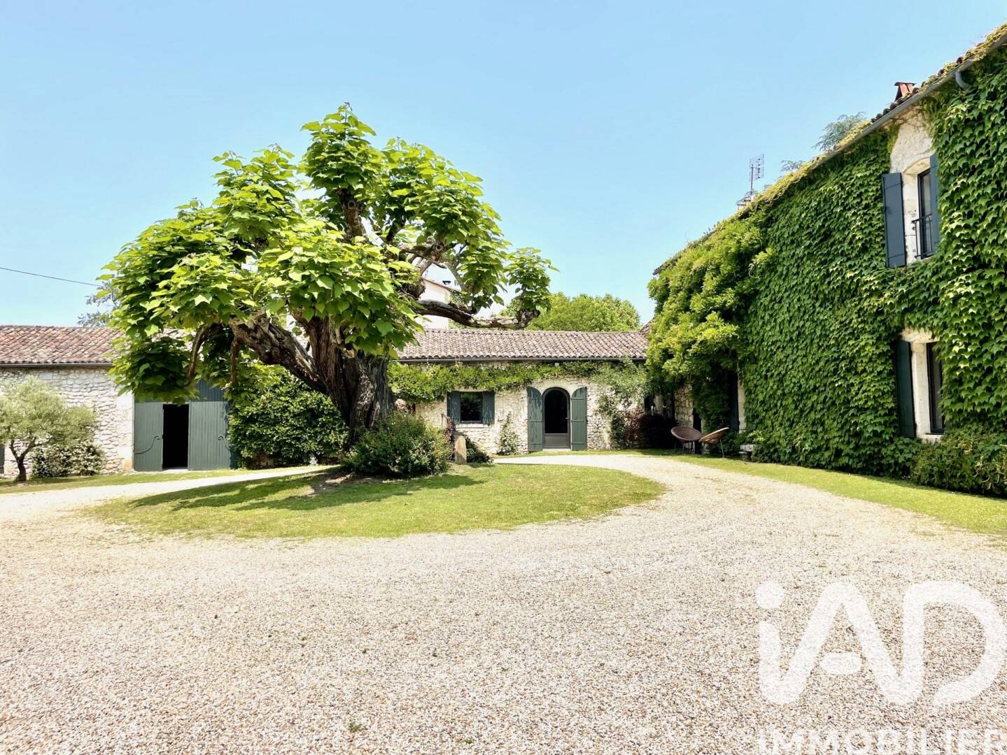 Maison à vendre, 355m², PORT SAINTE FOY ET PONCHAPT