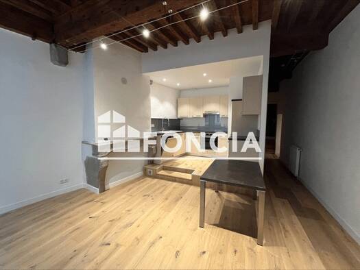 Appartement à louer 887 € 3 pièces 2 chambres 68,3 m² 2ème étage Centre Ville Chambéry 73000