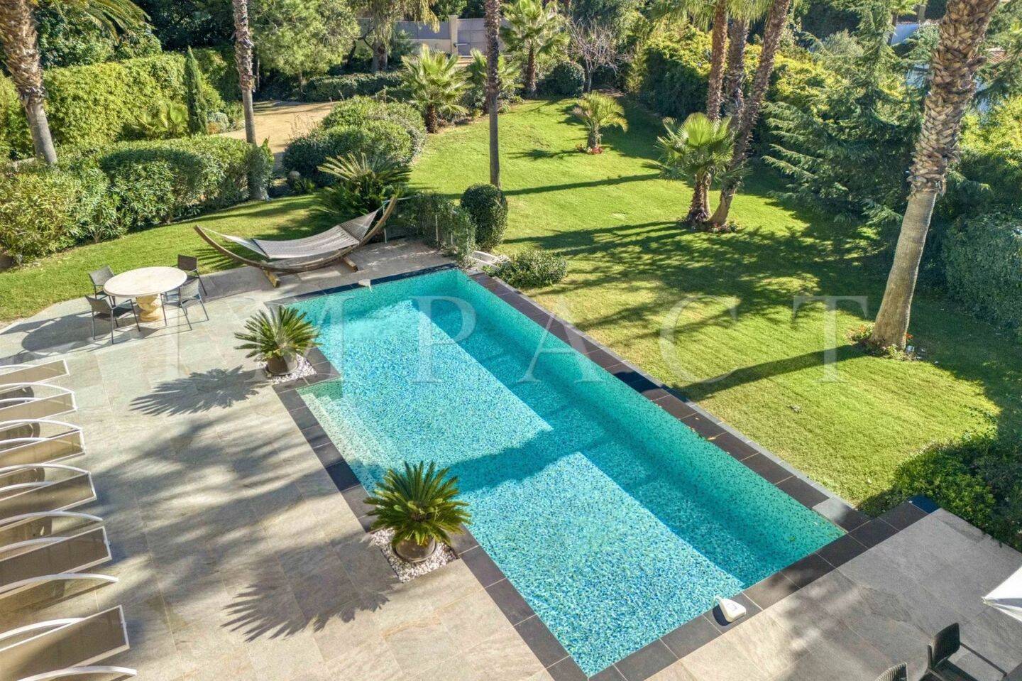 Maison à louer, 223m², CANNES
