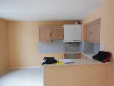 Appartement à louer 656 € 3 pièces 2 chambres 61 m² 2ème étage Vic sur Cere 15800