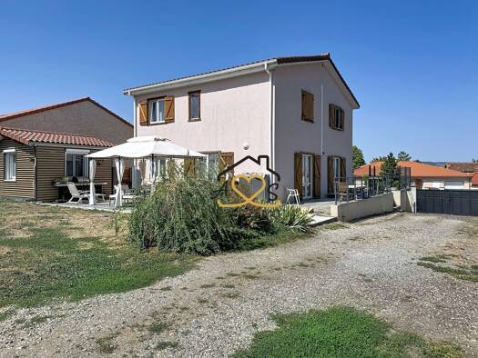 Maison à vendre 290 000 € 7 pièces 5 chambres 140 m² 1 173 m² de terrain Reignat 63160