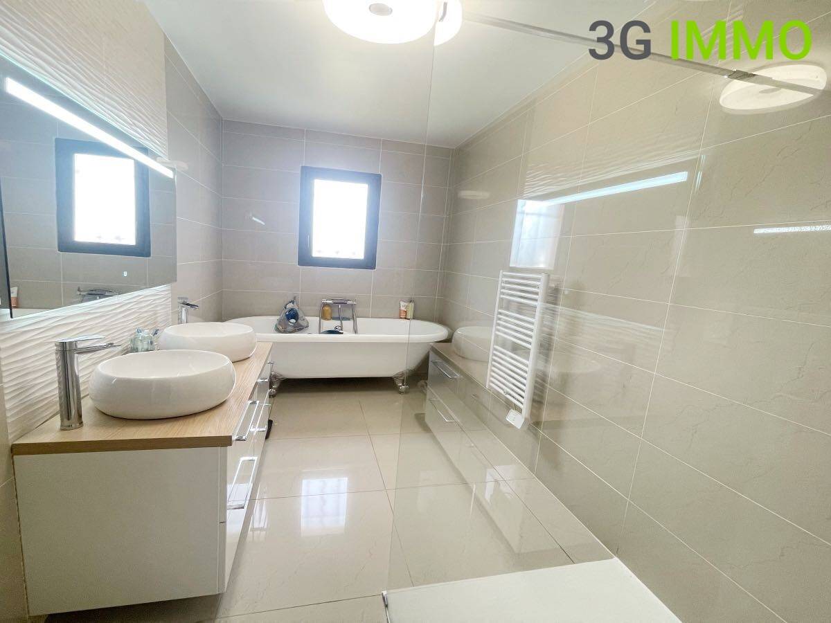 Maison à vendre, 120m², SAINT ETIENNE DE TULMONT