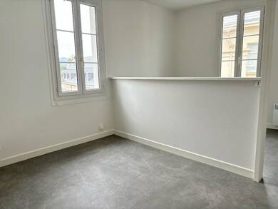 Appartement à louer 390 € 1 pièce 31 m² Dernier étage, Étage 2/2 Mauleon Licharre 64130