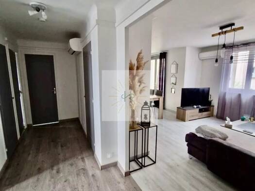 Appartement à vendre 110 000 € 3 pièces 1 chambre 57 m² 1er étage Est Livron-sur-Drôme 26250