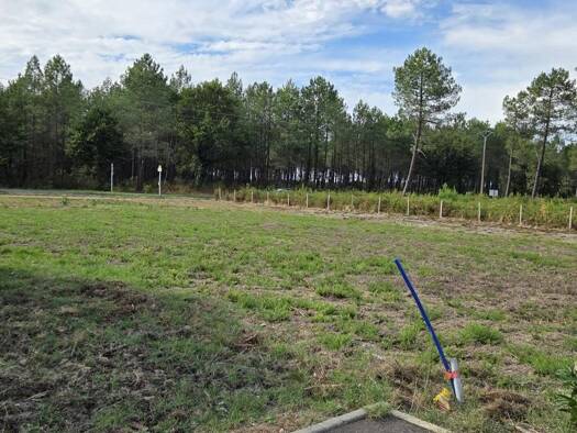 Terrain constructible à vendre 175 000 € 820 m² de terrain Parentis-en-Born 40160