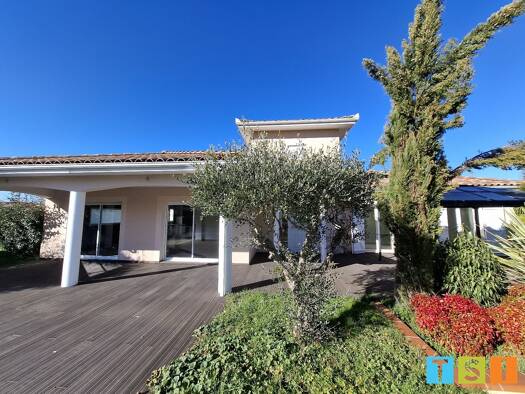 Maison à vendre 376 200 € 6 pièces 4 chambres 160 m² 2 700 m² de terrain Labarthe Riviere 31800