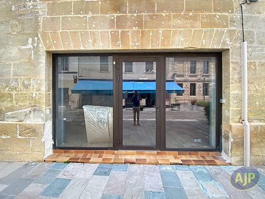 Local commercial à vendre 44 500 € 57,4 m² de surface de vente Lesparre-Médoc 33340