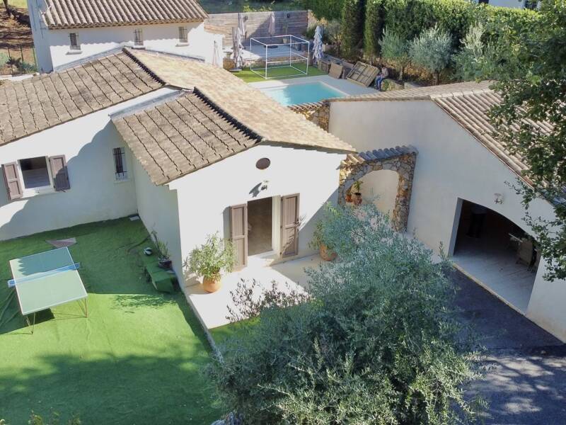 Maison à louer, 210m², VALBONNE