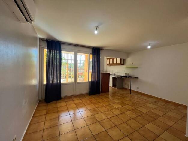 Appartement à louer 720 € 2 pièces 1 chambre 42,6 m² RDC Mamoudzou 97605