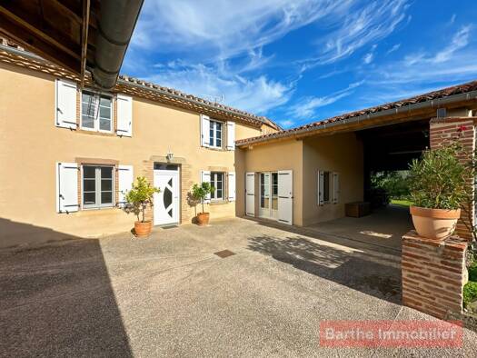 Maison de ville à vendre 490 000 € 8 pièces 5 chambres 275 m² 2 229 m² de terrain Lagrave 81150