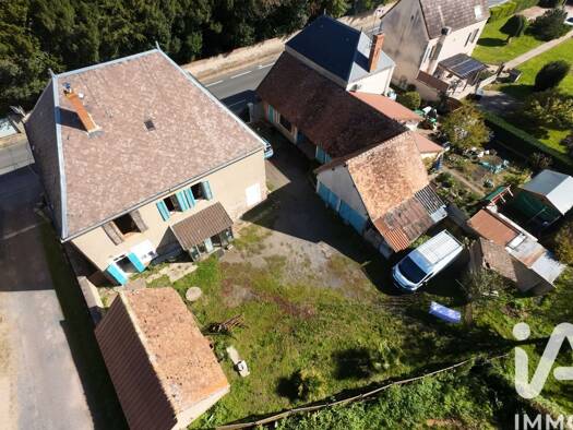 Maison à vendre 79 000 € 10 pièces 7 chambres 123,2 m² 1 661 m² de terrain Pierrefitte-sur-Loire 03470