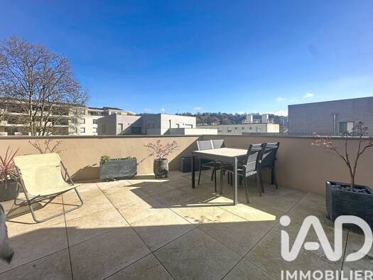 Appartement à vendre 379 000 € 3 pièces 2 chambres 62 m² 4 étages Le Bourg Fontaines-sur-Saône 69270