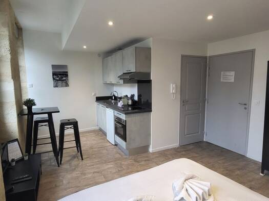 Appartement à vendre 180 000 € 1 pièce 21,5 m² Étage 2/3 Saint Augustin - Tauzin - Alphonse Dupeux Bordeaux 33000