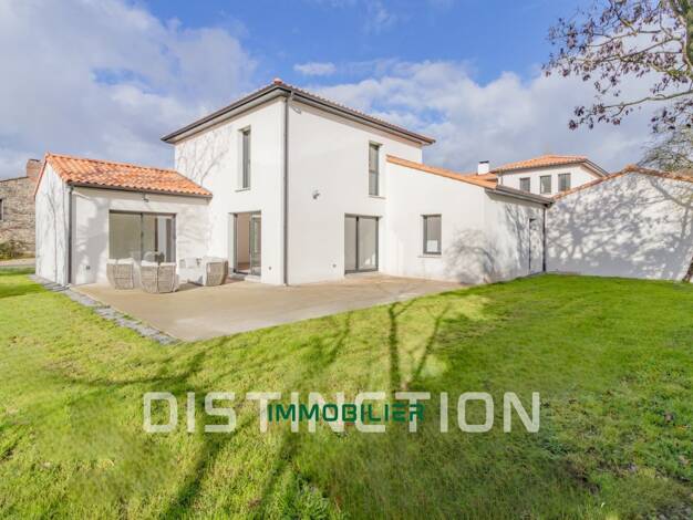 Maison à vendre 449 000 € 6 pièces 4 chambres 129 m² 529 m² de terrain Nord Boulogne-Nord Bourg Saint-Philbert-de-Grand-Lieu 44310