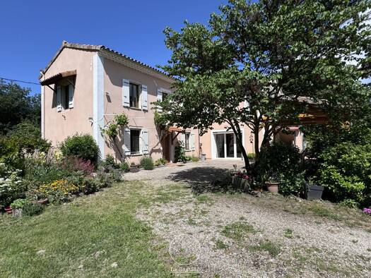 Maison à vendre 420 000 € 8 pièces 5 chambres 246 m² 2 476 m² de terrain La Bégude-de-Mazenc 26160