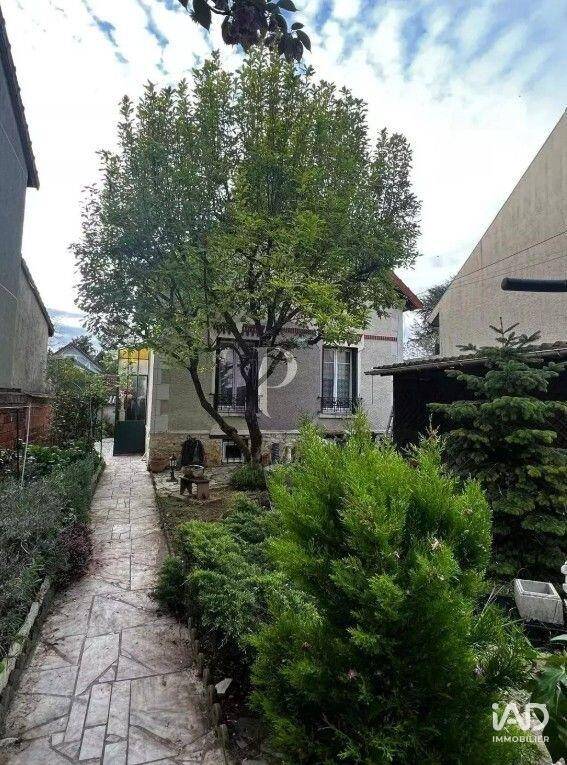 Maison à vendre, 121m², SAINT MAUR DES FOSSES