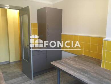 Appartement à louer 1 000 € 3 pièces 2 chambres 73 m² 3ème étage Centre Ville Bellegarde-sur-Valserine 01200