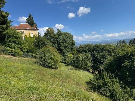 Terrain constructible à vendre 169 000 € 2 010 m² de terrain La Côte-Saint-André 38260