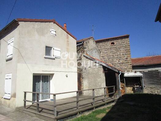 Maison à vendre 139 500 € 3 pièces 2 chambres 71 m² 529 m² de terrain Mazeyrat-d'Allier 43300