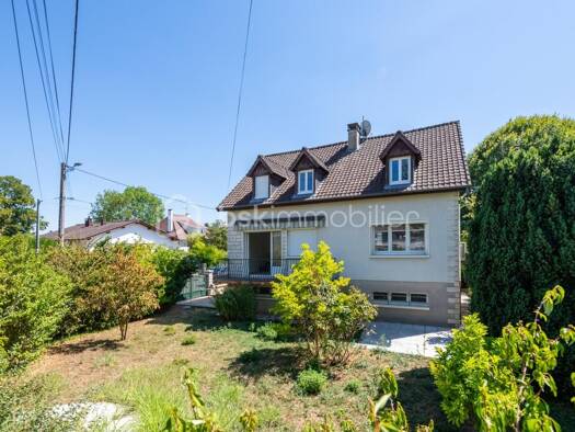Maison à vendre 249 000 € 6 pièces 4 chambres 117 m² 573 m² de terrain Briand Leclerc Sens 89100