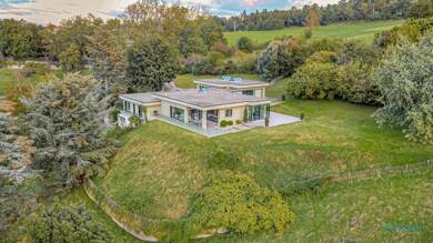 Villa à vendre 1 690 000 € 8 pièces 4 chambres 436,9 m² 11 875 m² de terrain Les-Collines Vienne 38200