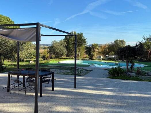 Maison de plain-pied à vendre 292 000 € 5 pièces 3 chambres 120 m² 6 391 m² de terrain Saint-Pierre-de-Clairac 47270