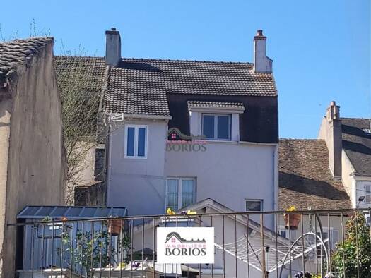 Maison à vendre 179 500 € 8 pièces 4 chambres 190 m² 280 m² de terrain Allerey sur Saone 71350