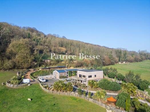 Maison à vendre 1 280 000 € 8 pièces 6 chambres 360 m² 46 155 m² de terrain Pont-l'Évêque 14130