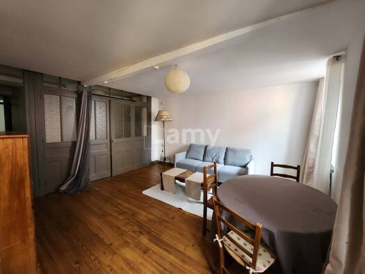 Appartement à louer 650 € 2 pièces 1 chambre 61,7 m² Étage 1/4 Laurier-Les Charmettes Chambéry 73000