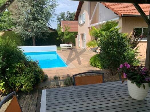 Villa à vendre 890 000 € 9 pièces 5 chambres 178 m² 1 061 m² de terrain La Tour de Salvagny 69890