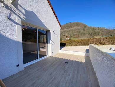 Maison de plain-pied à vendre 169 500 € 3 pièces 2 chambres 66 m² 1 044 m² de terrain Lons le Saunier 39000