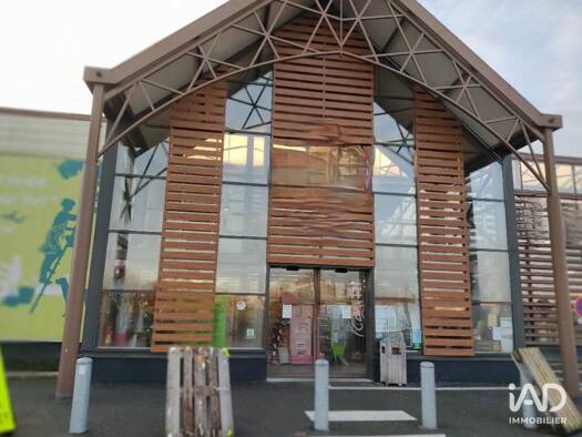 Local commercial à vendre 2 625 000 € 6 250 m² de surface de vente Est Cappelle-la-Grande 59180