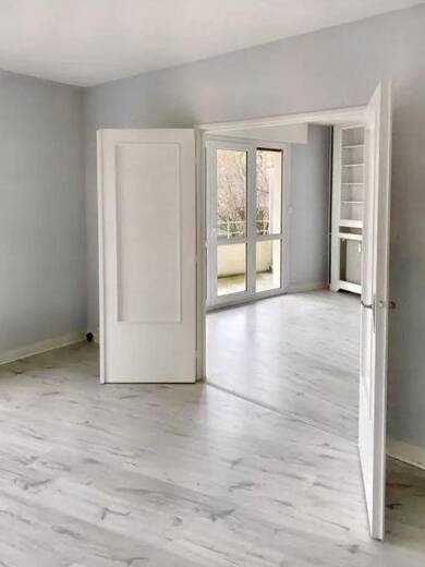 Appartement à louer 580 € 2 pièces 59 m² 1er étage Cathédrale Troyes 10000