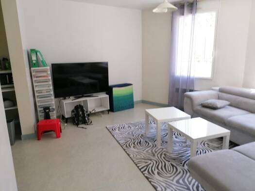 Appartement à louer 400 € 1 pièce 27 m² RDC Couronne Centrale Bourges 18000