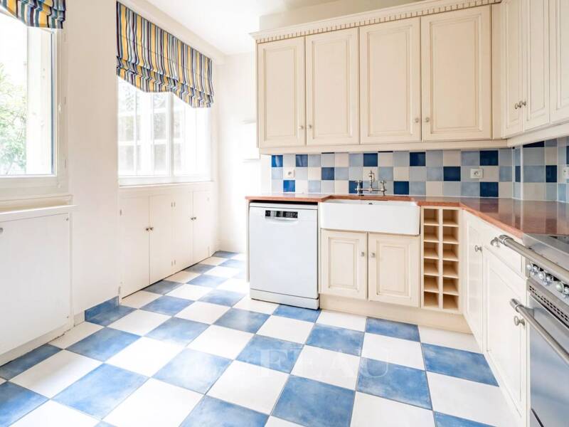 Maison à vendre, 280m², NEUILLY SUR SEINE