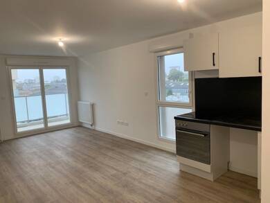 Appartement à louer 612 € 2 pièces 1 chambre 43 m² 3 étages Sud Ouest Luisant 28600
