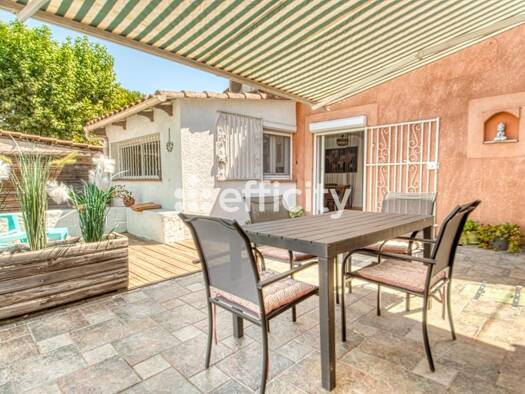 Pavillon à vendre 327 000 € 4 pièces 2 chambres 97 m² 250 m² de terrain Peripherie Saint-Mitre-les-Remparts 13920