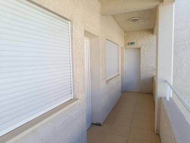 Espace bureau à vendre 407 000 € 200 m² de bureaux Le Rove 13740